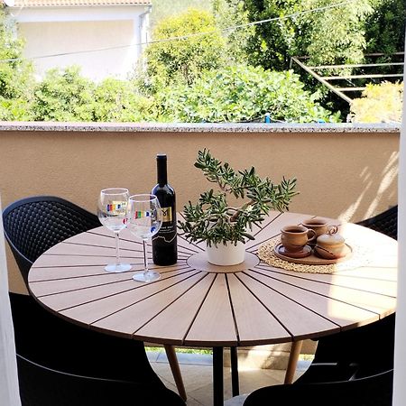 Family Apartment B&B Биоград на Мору Екстериор снимка